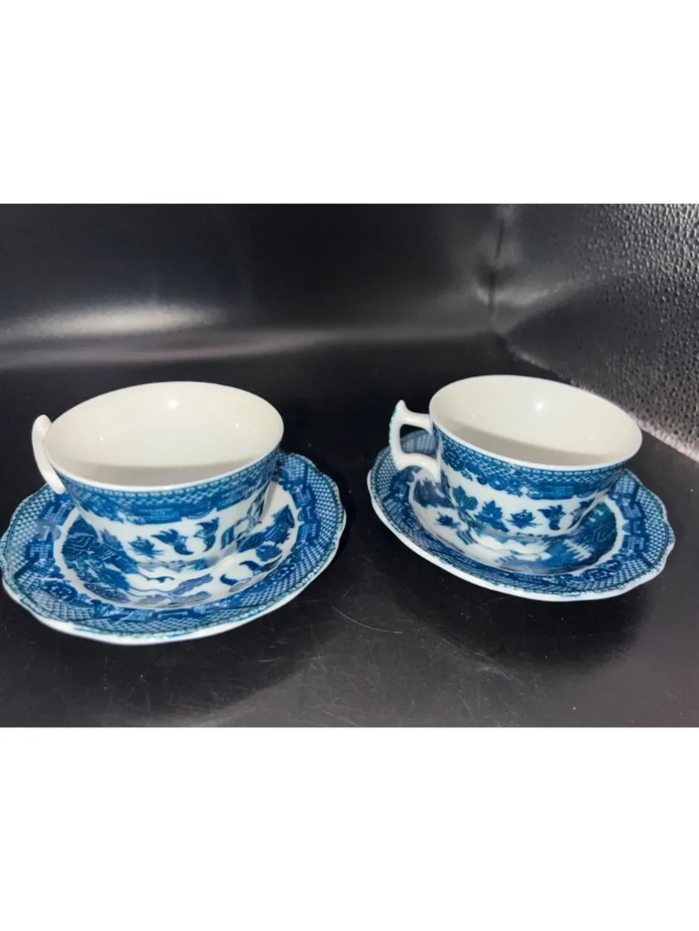 Set Of 2 Blue White Willow Pattern Porcelain Teacups Matching Saucers Vintage